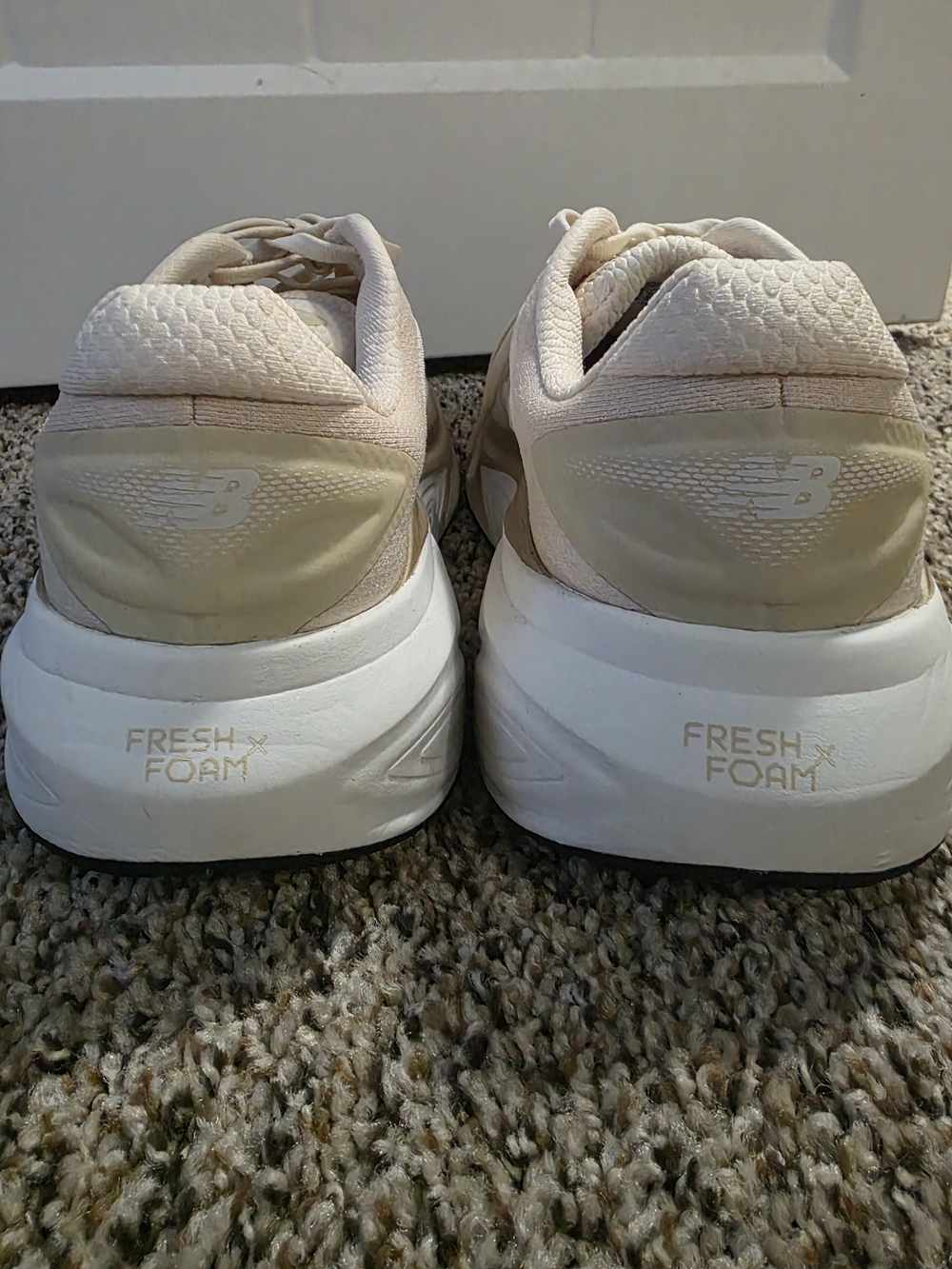 New Balance Cream/Tan Women's Lightweight Running Sneakers - Picture 7 of 9